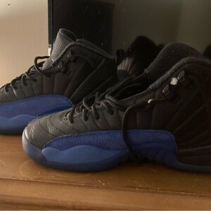 Nike Air Jordan 12 retro size 7Y black and blue color